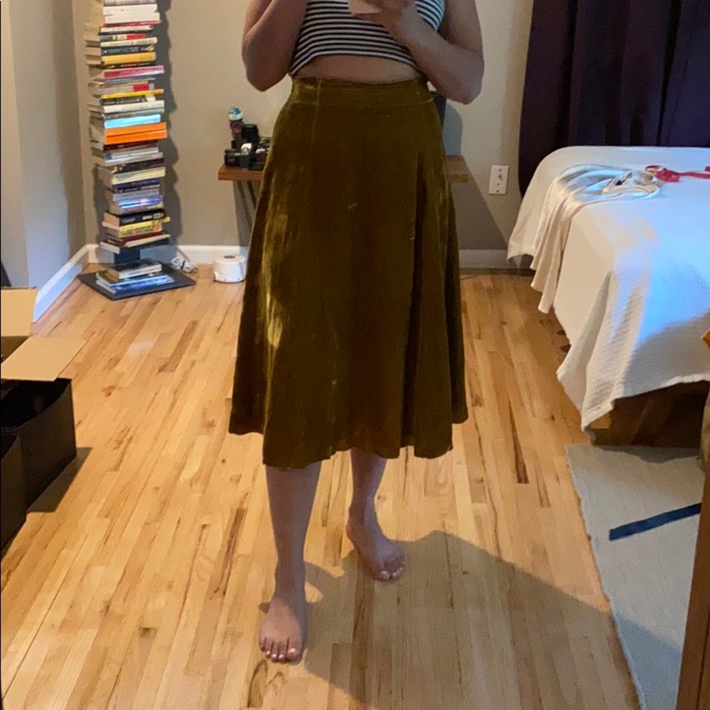 ♥️TOMORROWLAND RICH MUSTARD VELVET SKIRT 34 - Picture 2 of 9